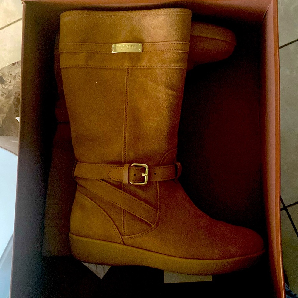 Coach 8M boots